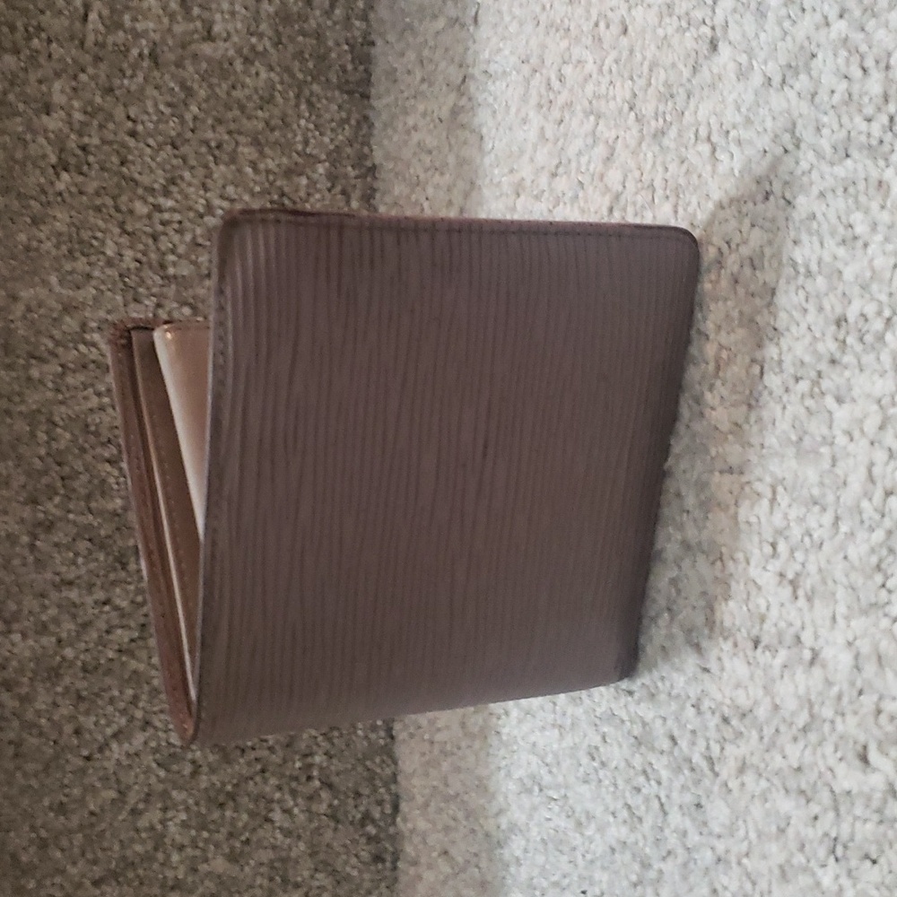 Louis Vuitton Grey Epi bifold wallet Authentic